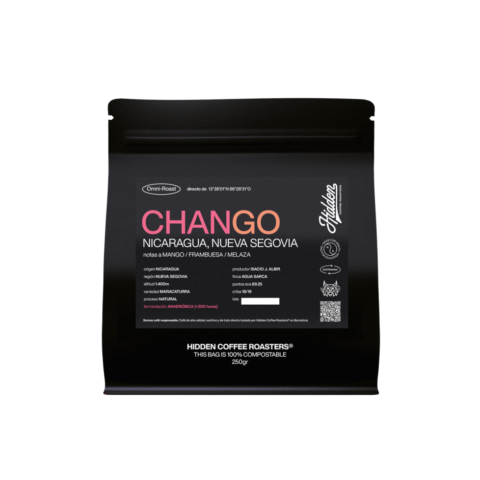 Pack de café Chango de 250 gramos, bolsa de color negro con etiqueta informativa sobre el café